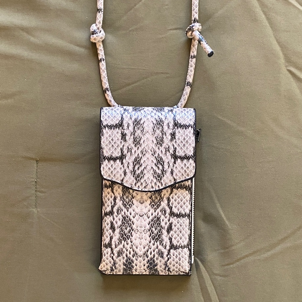 Snakeskin Pattern Crossbody Bag